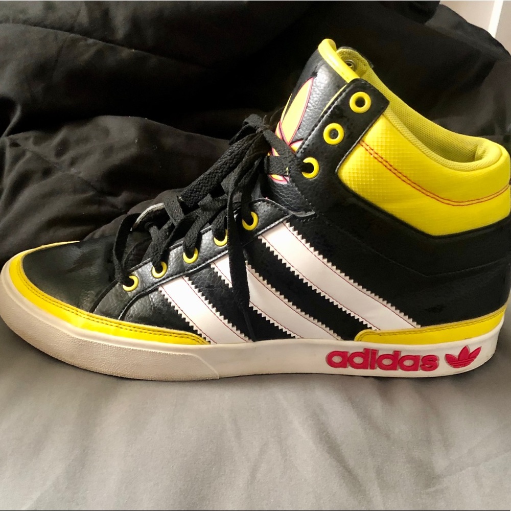 Adidas mid/high Top Court Mens shoes Size 11.5